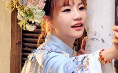 妈妈让我挺进她的小泬